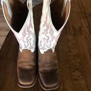 Women’s Laredo boots. Slightly worn.